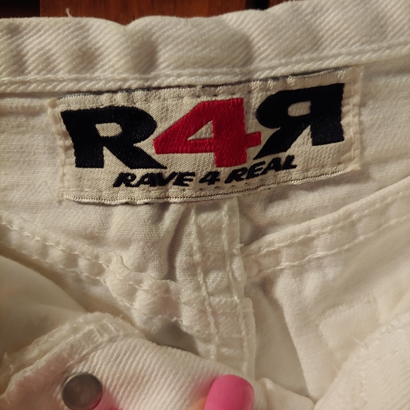 Shorts - Picture 2 of 3